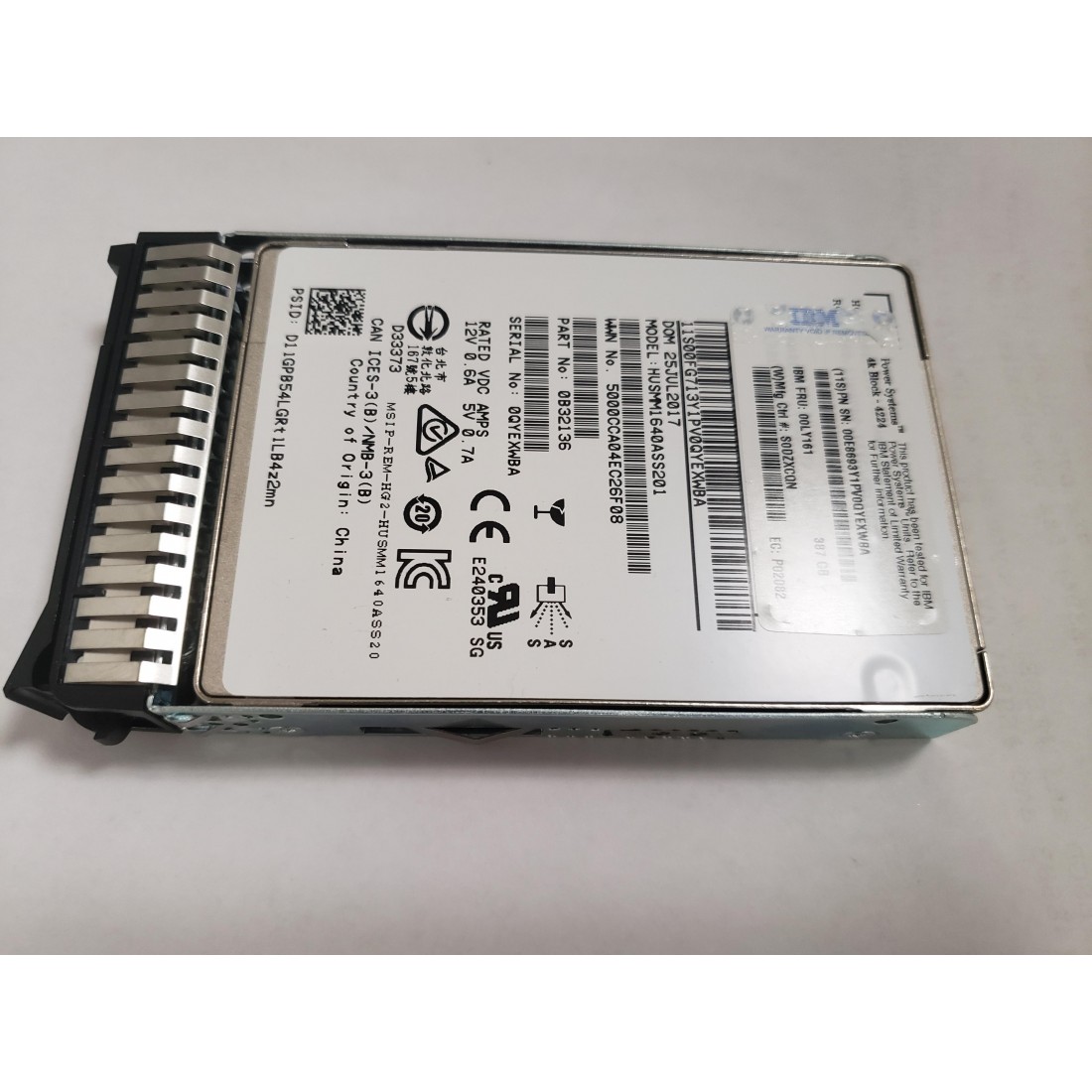 IBM 5B11 775GB SSD SFF-3 4K: 00LY337 00LY622 IBM 5B11 775GB SSD SFF-3 4K: 00LY337 00LY622
